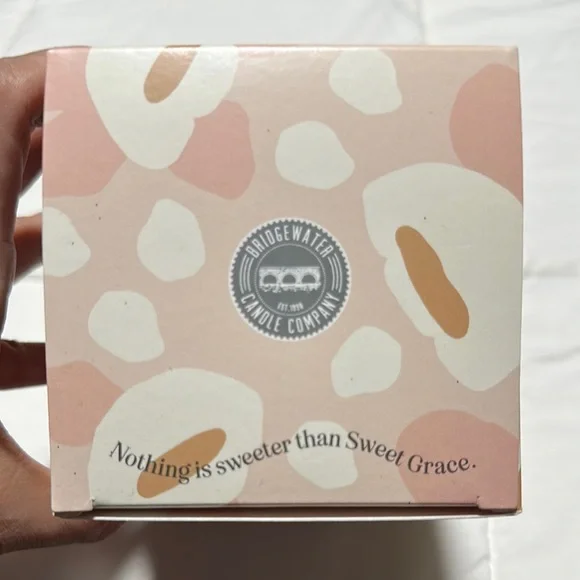 Sweet Grace Floral Scented Diffuser with Pink and Cream Design - Picture 4 of 4